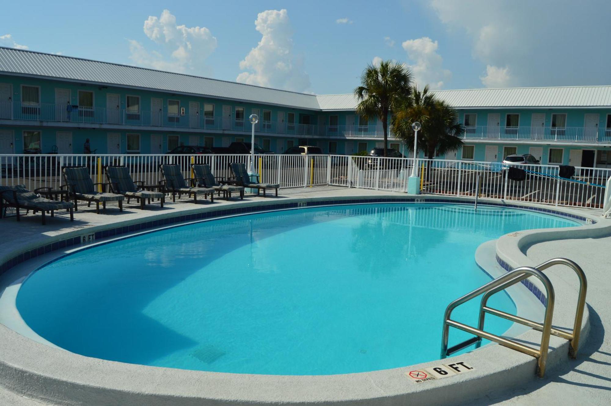Destin Inn & Suites Exterior photo