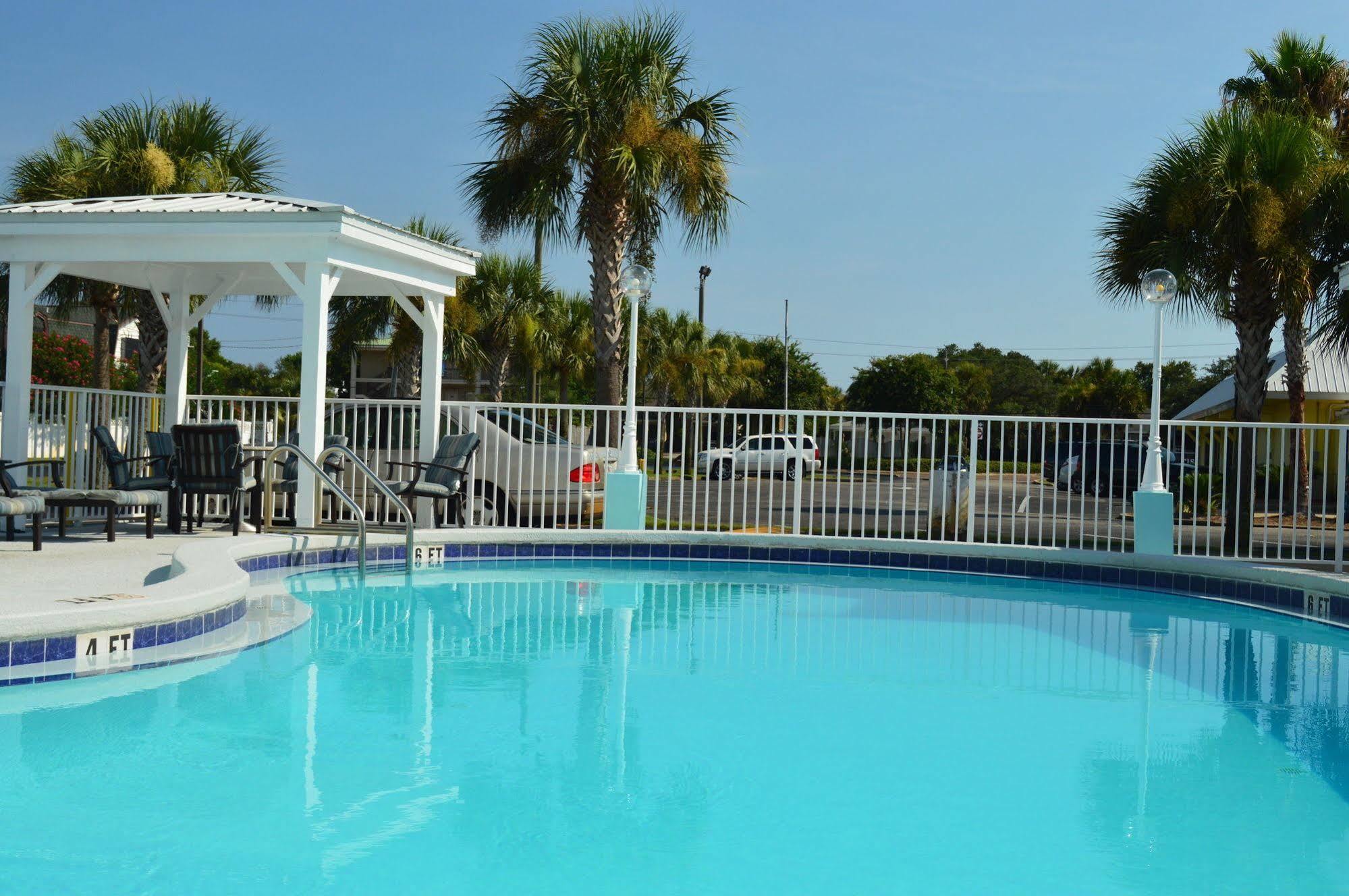 Destin Inn & Suites Exterior photo