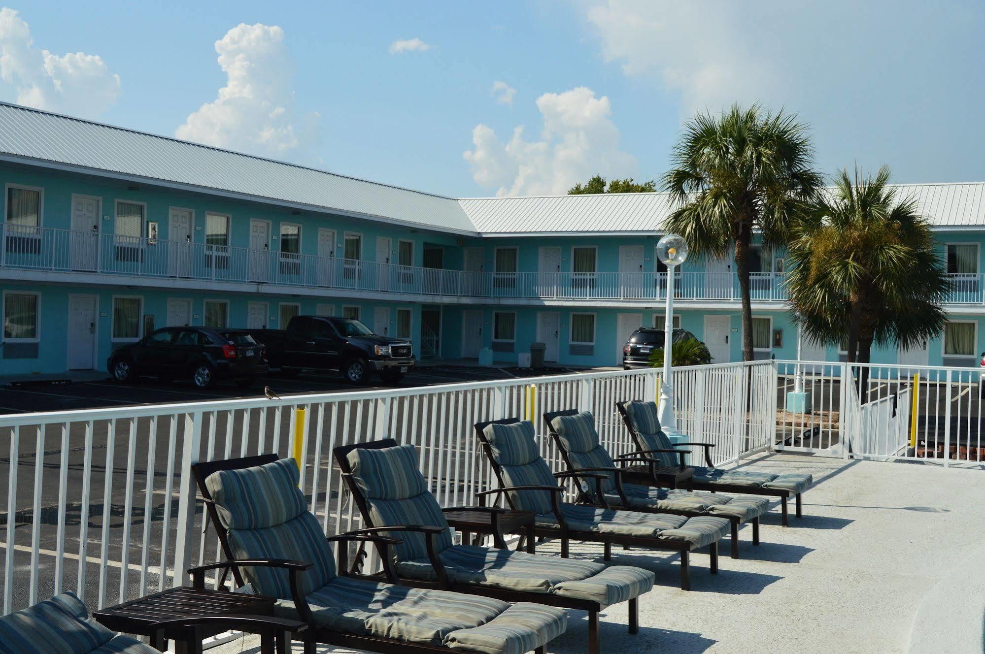 Destin Inn & Suites Exterior photo