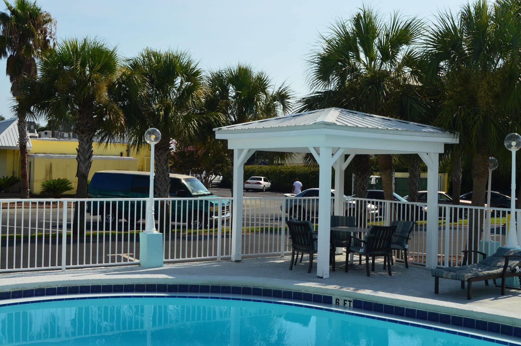 Destin Inn & Suites Exterior photo