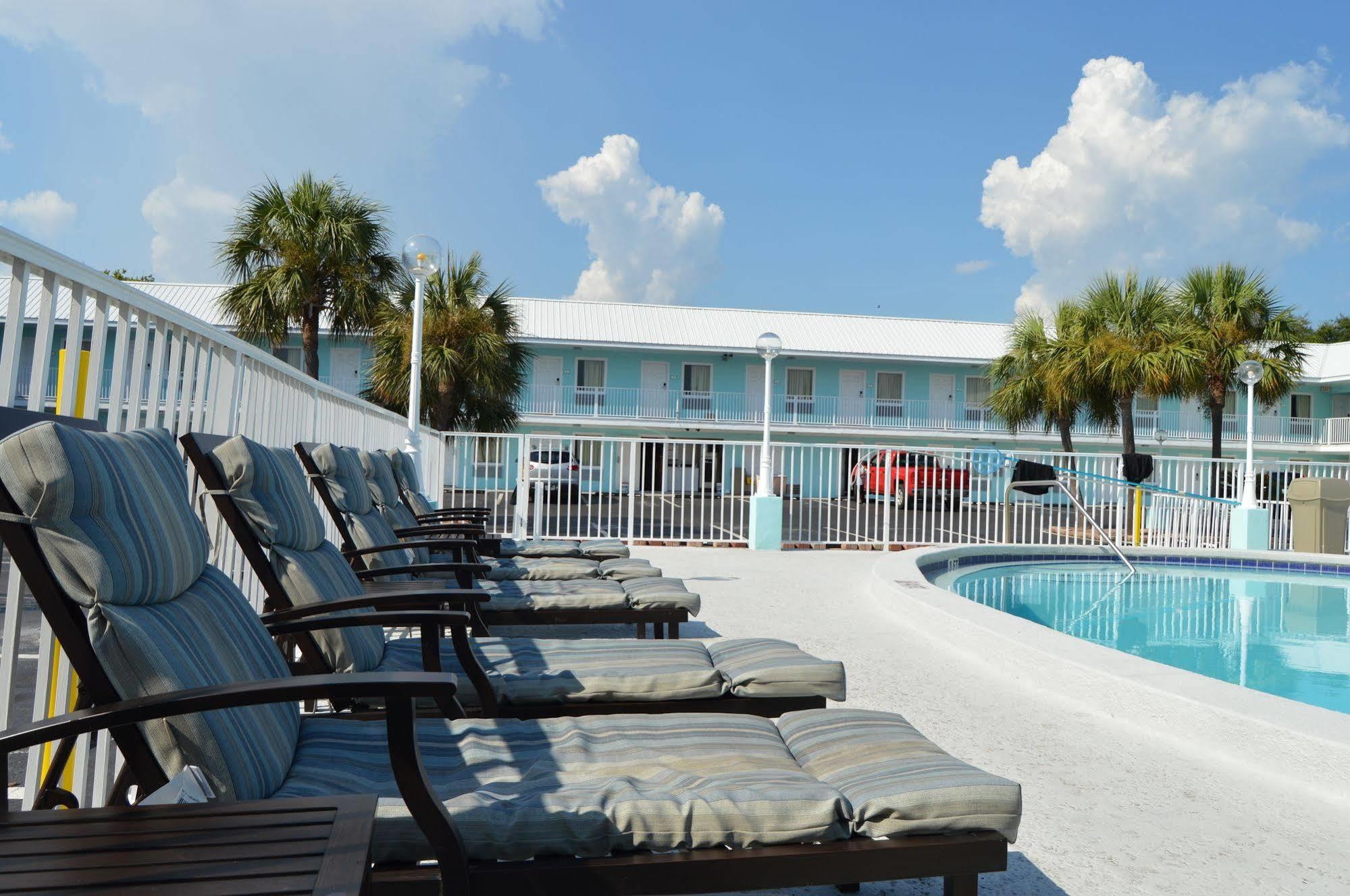 Destin Inn & Suites Exterior photo